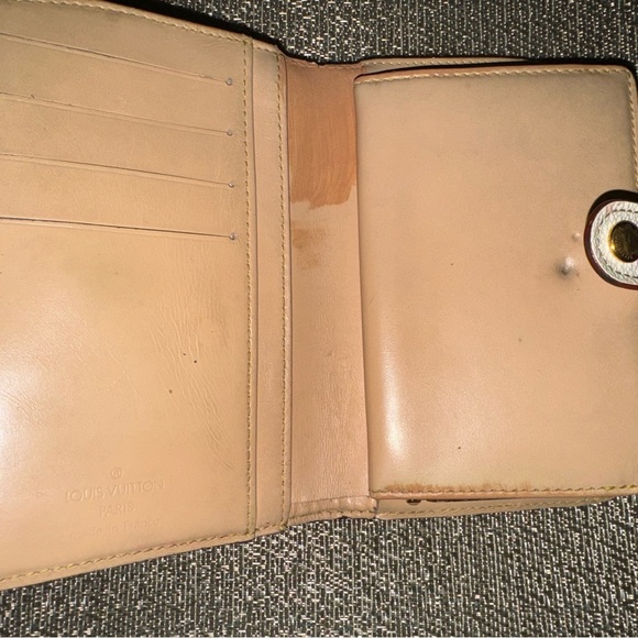 Preloved White Multicolor Murakami Kiss-Lock Wallet - Picture 6 of 8